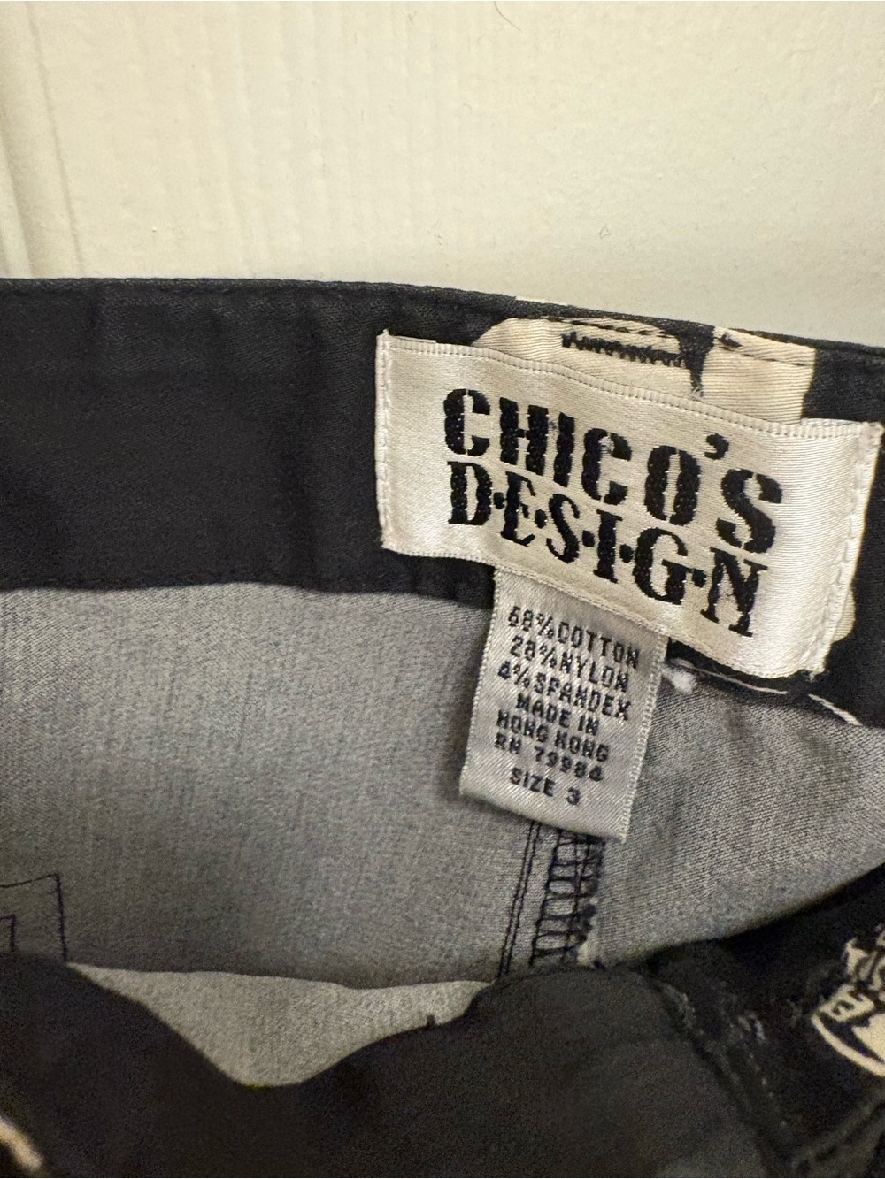 Unique Chico's Design Black  pants